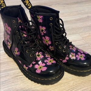 Kids floral black Dr Martens-like new condition
